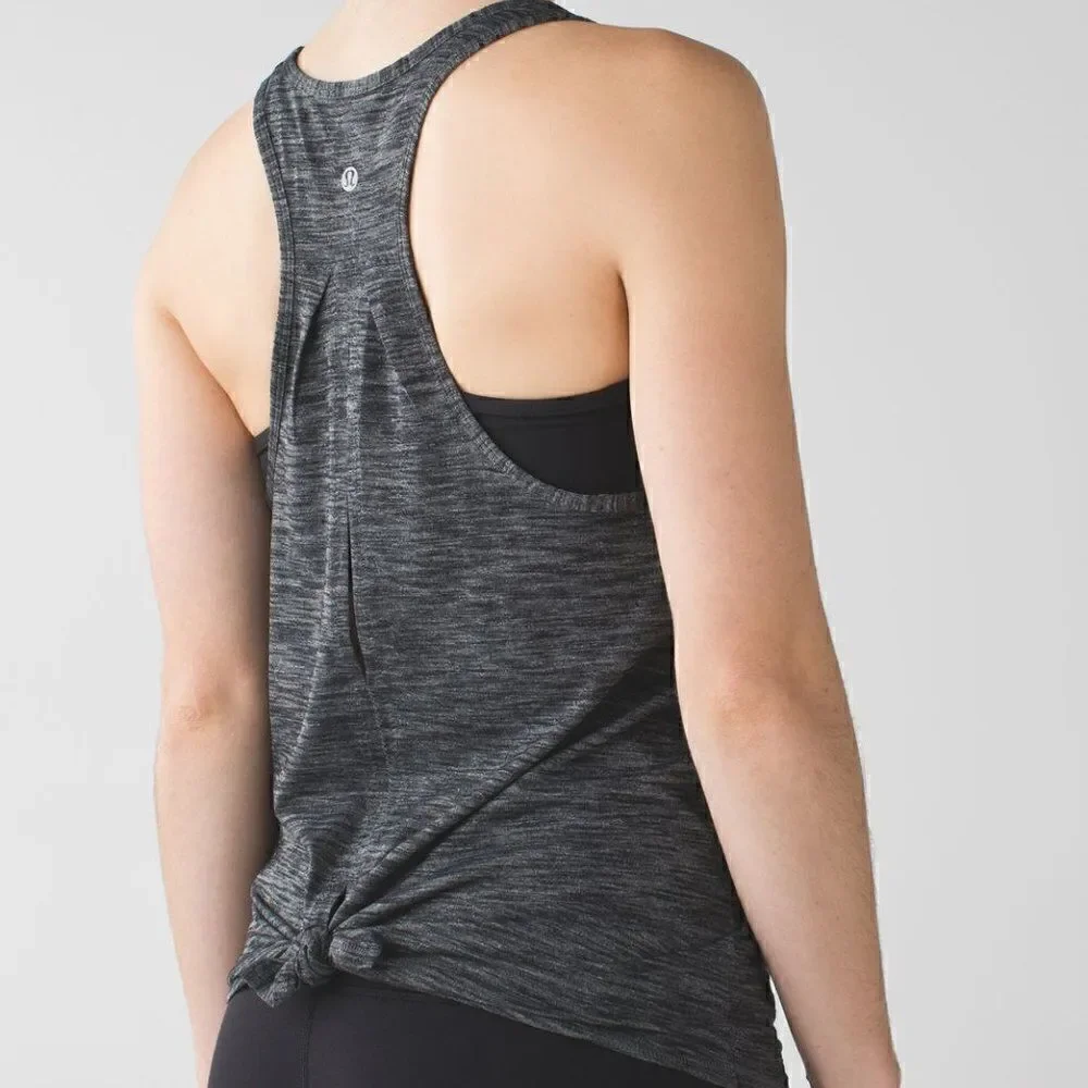 Lululemon Salute the Sun Tank Top in Black Size 2